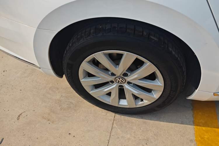Used Volkswagen FAW-Volkswagen CC 2019 330TSI Huayan Edition China V Standard Right Rear Wheel Hub