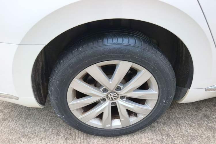 Used Volkswagen FAW-Volkswagen CC 2019 330TSI Huayan Edition China V Standard Right Rear Wheel Hub