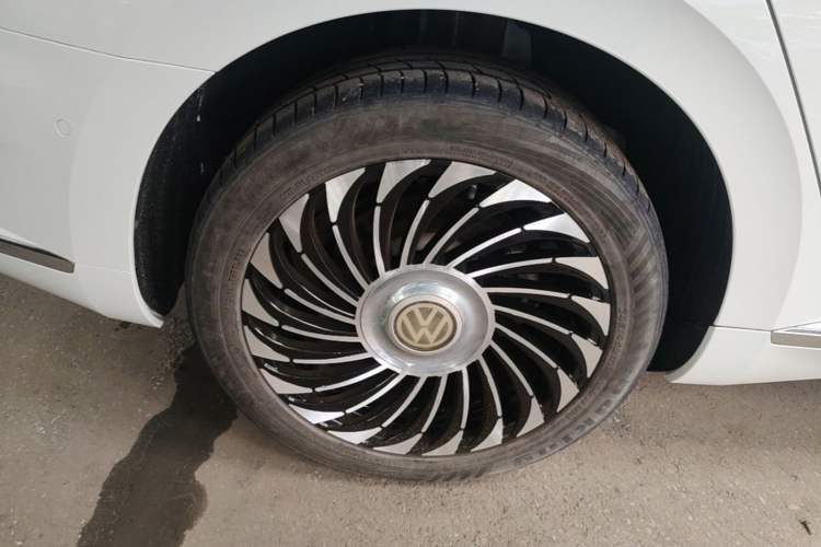 Used Volkswagen FAW-Volkswagen CC 2019 330TSI Glamour Edition China VI Right Rear Wheel Hub
