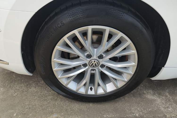 Used Volkswagen FAW-Volkswagen CC 2019 330TSI Glamour Edition China VI Right Rear Wheel Hub