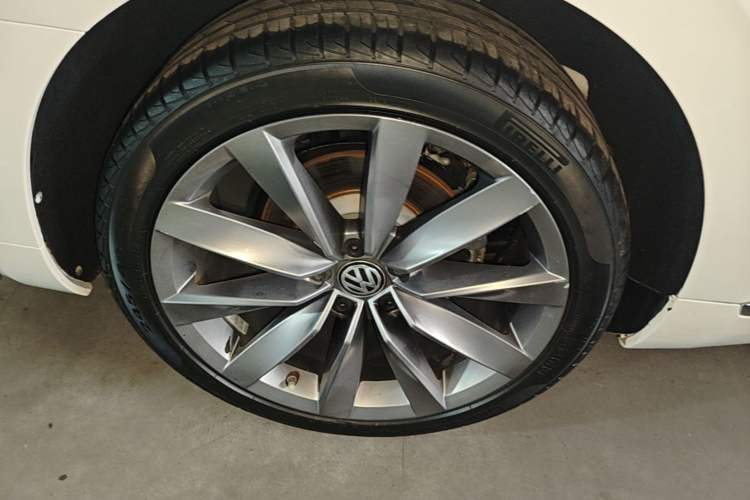 Used Volkswagen FAW-Volkswagen CC 2019 380TSI Yeyan Edition China VI Standard Right Rear Wheel Hub