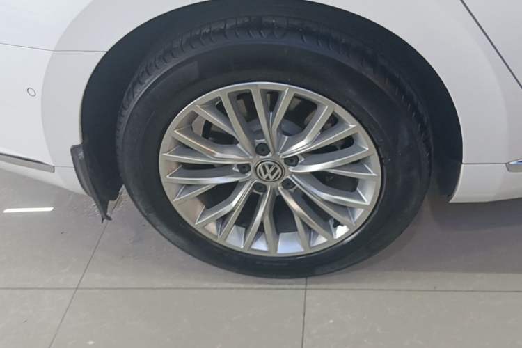 Used Volkswagen FAW-Volkswagen CC 2019 380TSI Glamour Edition China V Standard Right Rear Wheel Hub