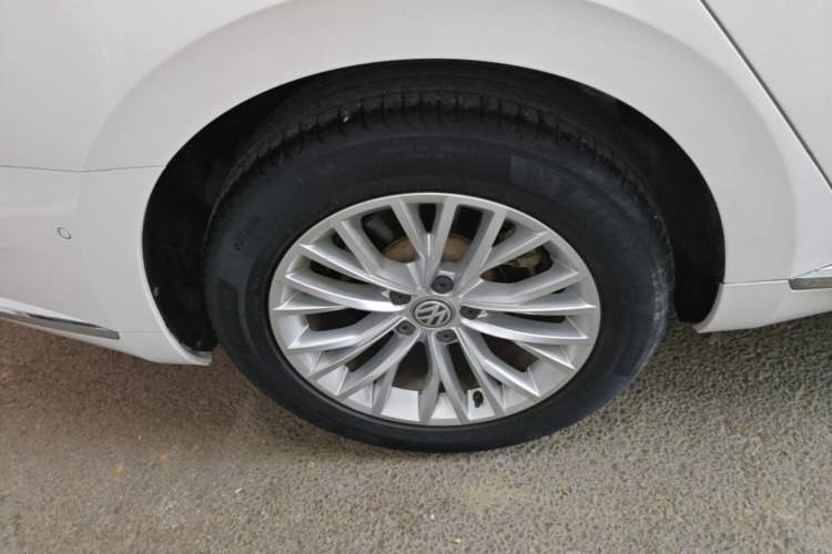 Used Volkswagen FAW-Volkswagen CC 2019 330TSI Glamour Edition China VI Right Rear Wheel Hub