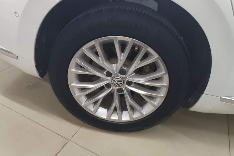 Used Volkswagen FAW-Volkswagen CC 2019 330TSI Glamour Edition China V Standard Right Rear Wheel Hub