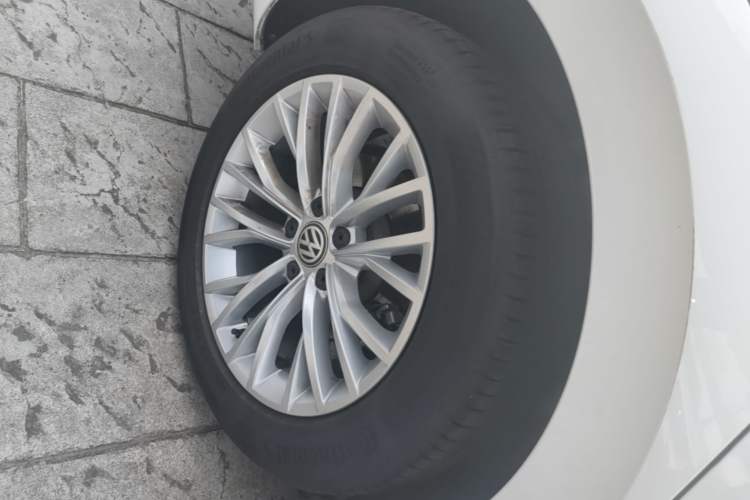 Used Volkswagen FAW-Volkswagen CC 2019 330TSI Glamour Edition China VI Right Rear Wheel Hub