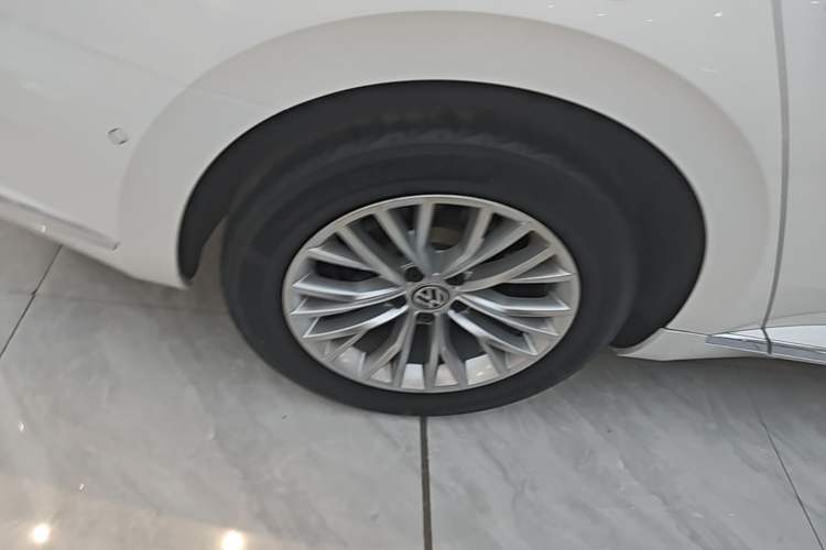 Used Volkswagen FAW-Volkswagen CC 2019 330TSI Glamour Edition China VI Right Rear Wheel Hub