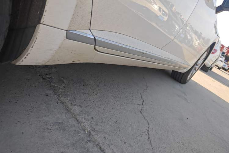 Used Volkswagen FAW-Volkswagen CC 2019 330TSI Glamour Edition China VI Right Side Sill