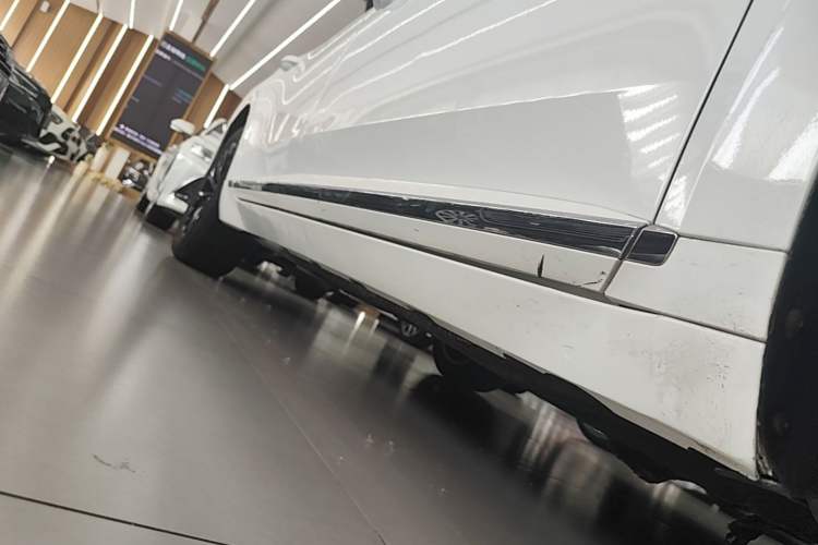 Used Volkswagen FAW-Volkswagen CC 2019 330TSI Glamour Edition China VI Right Side Sill
