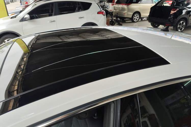 Used Volkswagen FAW-Volkswagen CC 2019 330TSI Huayan Edition China VI Roof