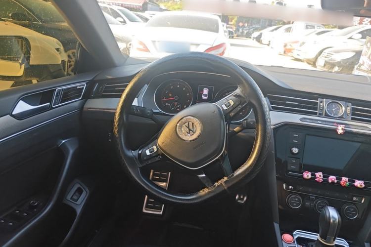 Used Volkswagen FAW-Volkswagen CC 2019 330TSI Glamour Edition China VI Steering Wheel
