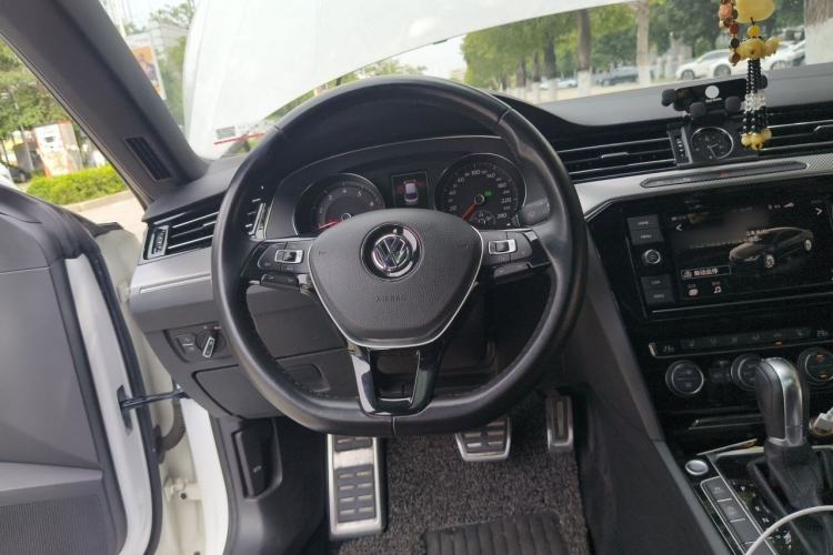 Used Volkswagen FAW-Volkswagen CC 2019 330TSI Glamour Edition China VI Steering Wheel