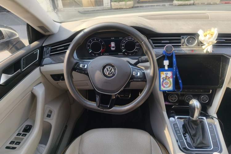 Used Volkswagen FAW-Volkswagen CC 2019 380TSI Yeyan Edition China V Standard Steering Wheel