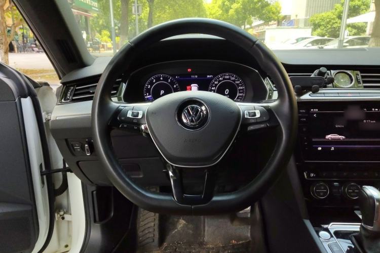 Used Volkswagen FAW-Volkswagen CC 2019 380TSI Glamour Edition China V Standard Steering Wheel