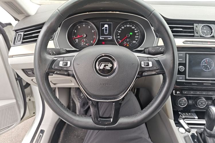 Used Volkswagen FAW-Volkswagen CC 2019 330TSI Huayan Edition China VI Steering Wheel