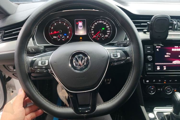 Used Volkswagen FAW-Volkswagen CC 2019 330TSI Glamour Edition China VI Steering Wheel