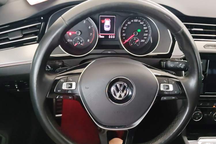 Used Volkswagen FAW-Volkswagen CC 2019 330TSI Glamour Edition China VI Steering Wheel