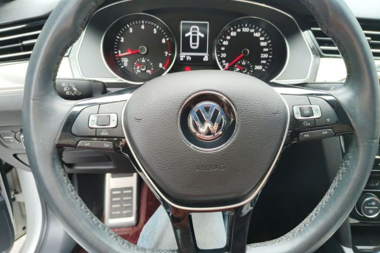 Used Volkswagen FAW-Volkswagen CC 2019 330TSI Huayan Edition China V Standard Steering Wheel