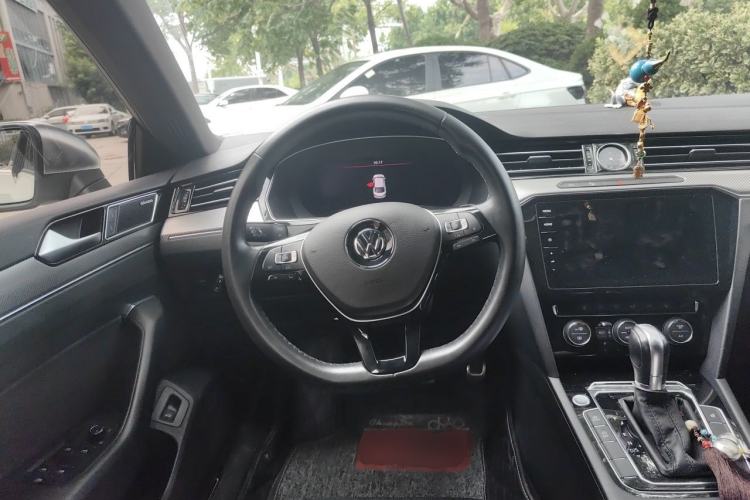 Used Volkswagen FAW-Volkswagen CC 2019 330TSI Glamour Edition China VI Steering Wheel