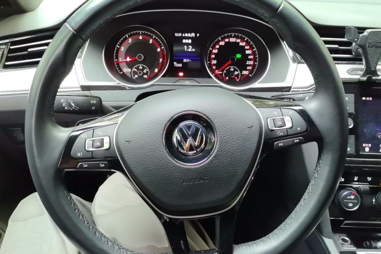 Used Volkswagen FAW-Volkswagen CC 2019 330TSI Glamour Edition China V Standard Steering Wheel