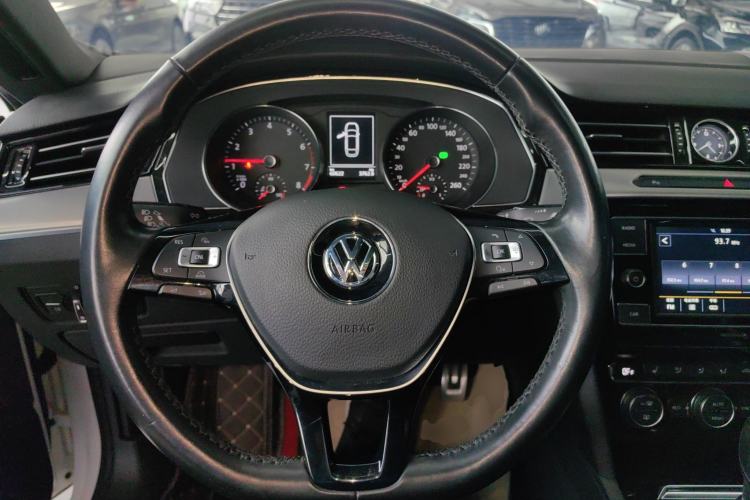 Used Volkswagen FAW-Volkswagen CC 2019 330TSI Huayan Edition China V Standard Steering Wheel