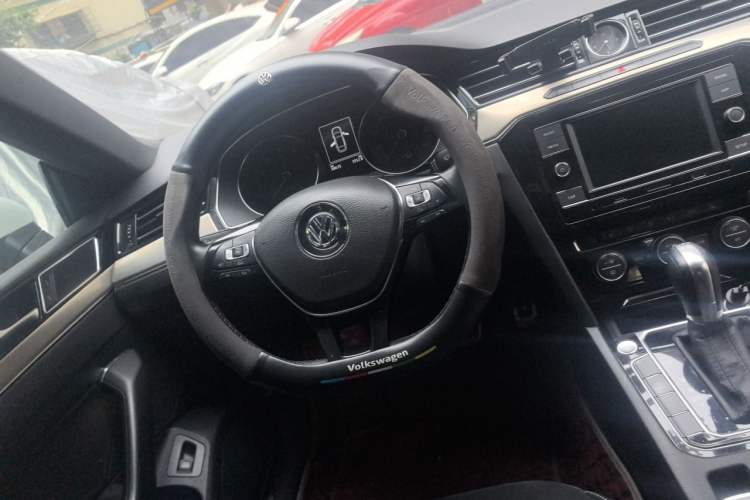 Used Volkswagen FAW-Volkswagen CC 2019 330TSI Huayan Edition China VI Steering Wheel