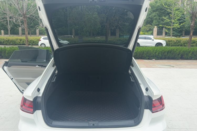 Used Volkswagen FAW-Volkswagen CC 2019 330TSI Huayan Edition China V Standard Trunk