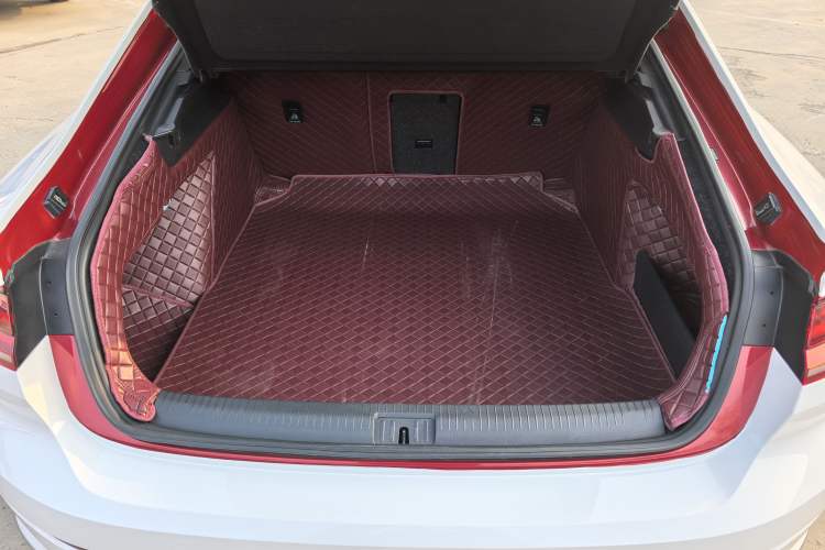 Used Volkswagen FAW-Volkswagen CC 2019 330TSI Glamour Edition China V Standard Trunk