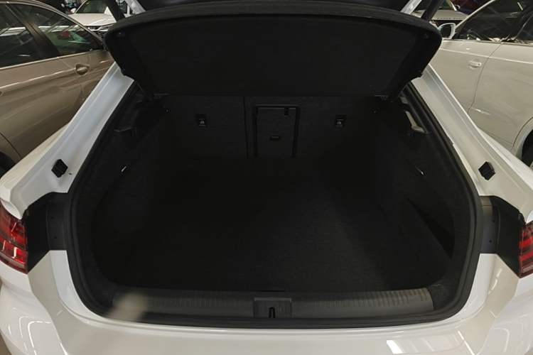 Used Volkswagen FAW-Volkswagen CC 2019 330TSI Glamour Edition China V Standard Trunk