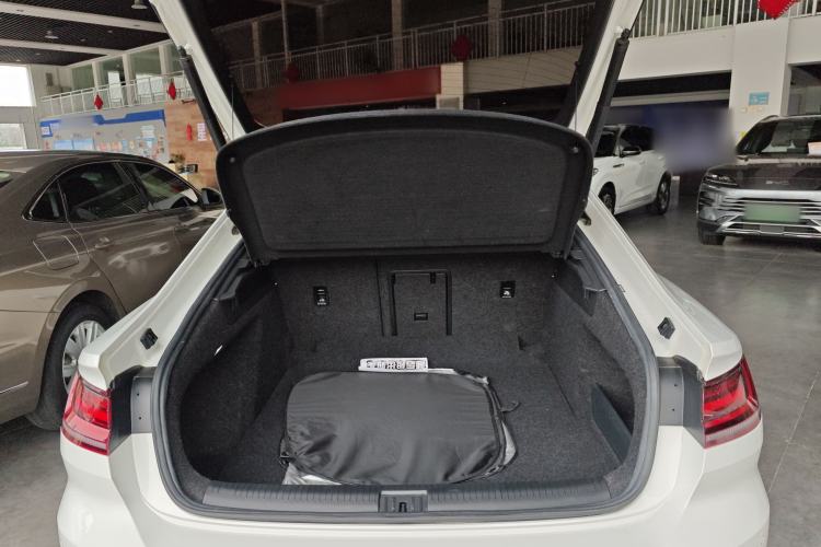 Used Volkswagen FAW-Volkswagen CC 2019 330TSI Huayan Edition China VI Trunk