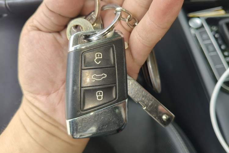 Used Volkswagen FAW-Volkswagen CC 2019 330TSI Glamour Edition China VI Vehicle Key