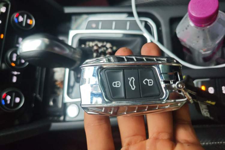 Used Volkswagen FAW-Volkswagen CC 2019 330TSI Glamour Edition China VI Vehicle Key