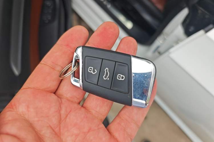 Used Volkswagen FAW-Volkswagen CC 2019 330TSI Glamour Edition China VI Vehicle Key