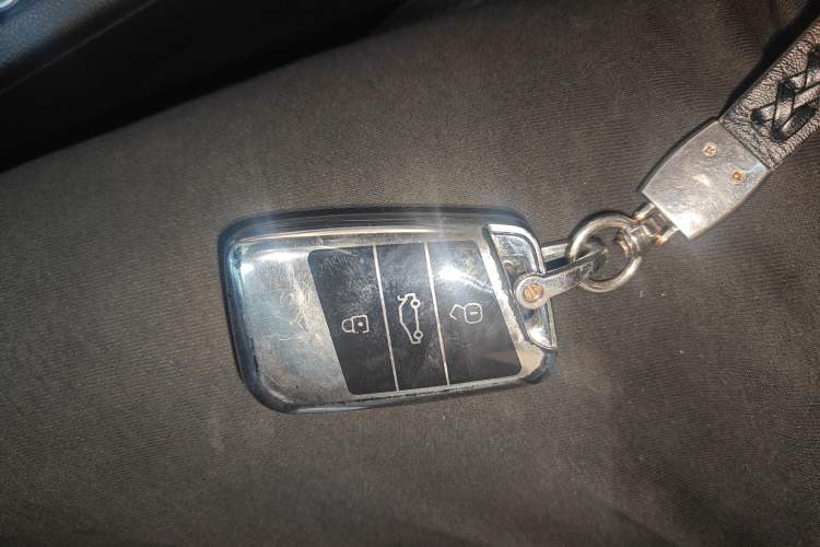 Used Volkswagen FAW-Volkswagen CC 2019 330TSI Glamour Edition China VI Vehicle Key