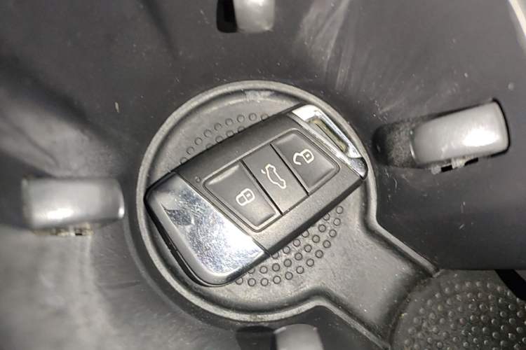 Used Volkswagen FAW-Volkswagen CC 2019 330TSI Glamour Edition China VI Vehicle Key