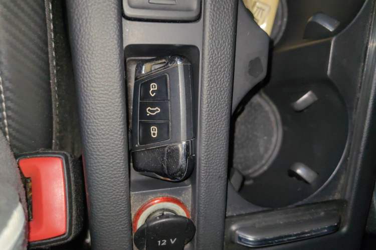 Used Volkswagen FAW-Volkswagen CC 2019 330TSI Glamour Edition China VI Vehicle Key