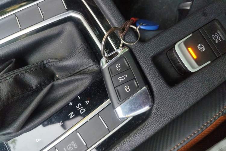 Used Volkswagen FAW-Volkswagen CC 2019 330TSI Glamour Edition China VI Vehicle Key