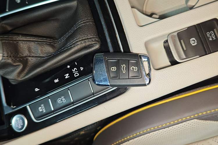Used Volkswagen FAW-Volkswagen CC 2019 380TSI Yeyan Edition China VI Standard Vehicle Key
