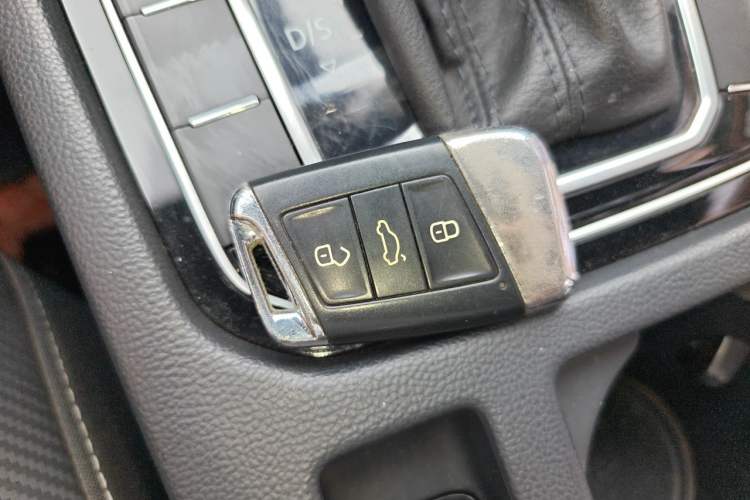 Used Volkswagen FAW-Volkswagen CC 2019 380TSI Glamour Edition China V Standard Vehicle Key
