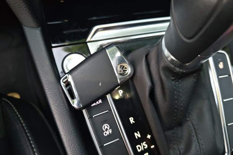 Used Volkswagen FAW-Volkswagen CC 2019 330TSI Glamour Edition China VI Vehicle Key