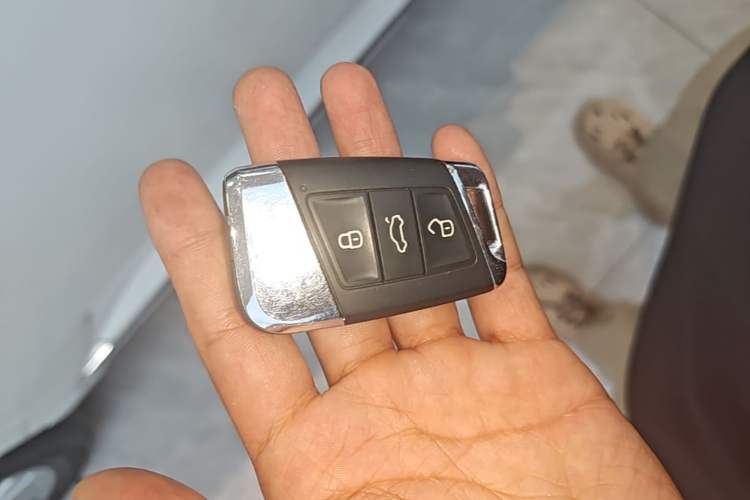 Used Volkswagen FAW-Volkswagen CC 2019 330TSI Glamour Edition China VI Vehicle Key