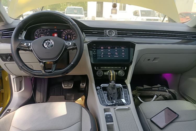 Used Volkswagen FAW-Volkswagen CC 2019 380TSI Yeyan Edition China V Standard Center Console