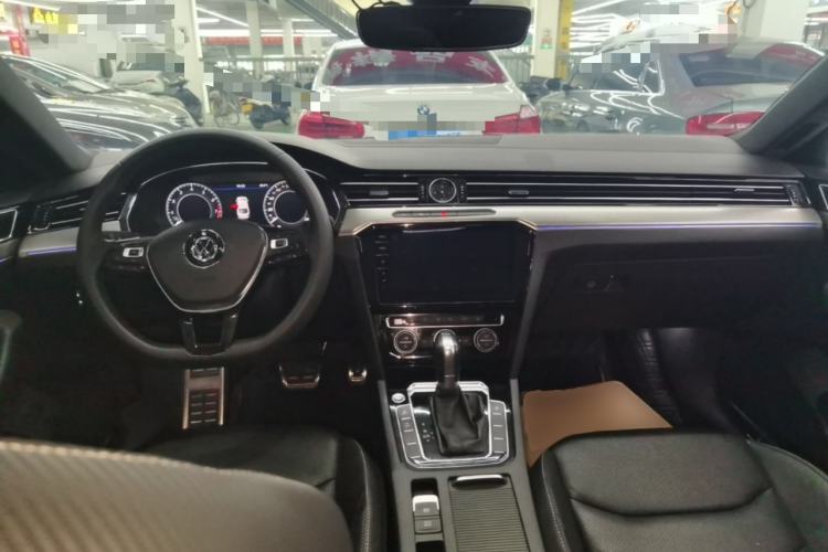 Used Volkswagen FAW-Volkswagen CC 2019 330TSI Glamour Edition China V Standard Center Console