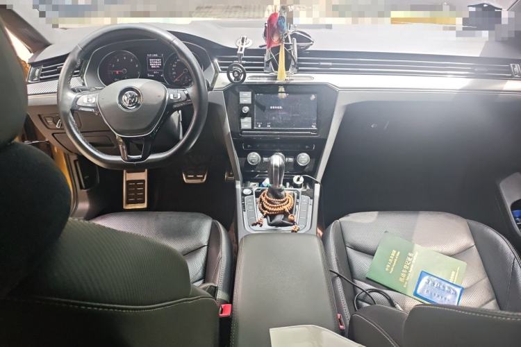Used Volkswagen FAW-Volkswagen CC 2019 330TSI Glamour Edition China VI Center Console