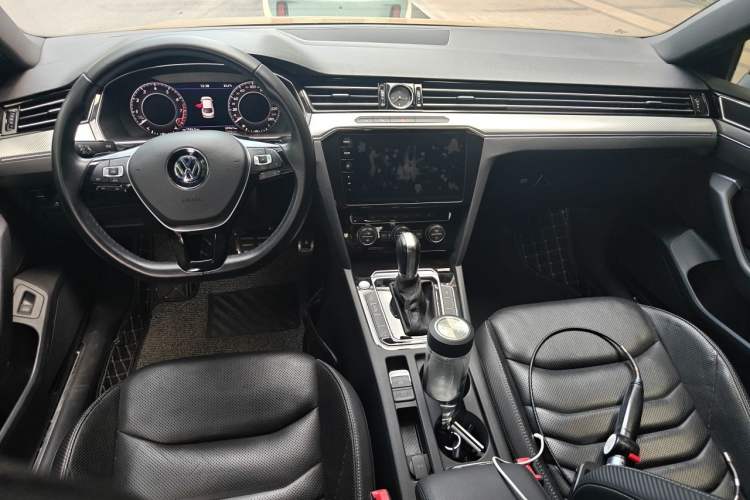 Used Volkswagen FAW-Volkswagen CC 2019 330TSI Glamour Edition China V Standard Center Console