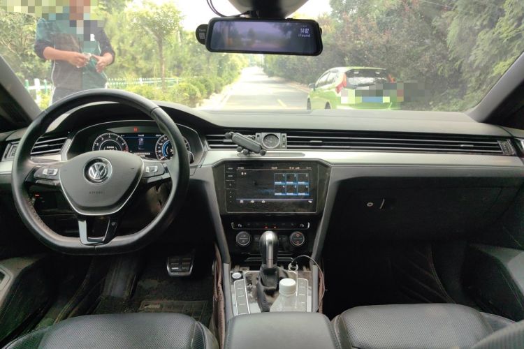 Used Volkswagen FAW-Volkswagen CC 2019 330TSI Glamour Edition China VI Center Console