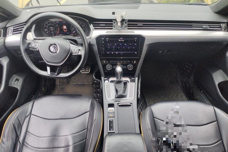 Used Volkswagen FAW-Volkswagen CC 2019 330TSI Glamour Edition China V Standard Center Console