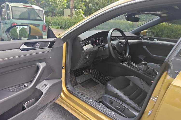 Used Volkswagen FAW-Volkswagen CC 2019 330TSI Glamour Edition China V Standard Driver Seat