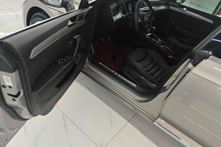 Used Volkswagen FAW-Volkswagen CC 2019 330TSI Glamour Edition China V Standard Driver Seat