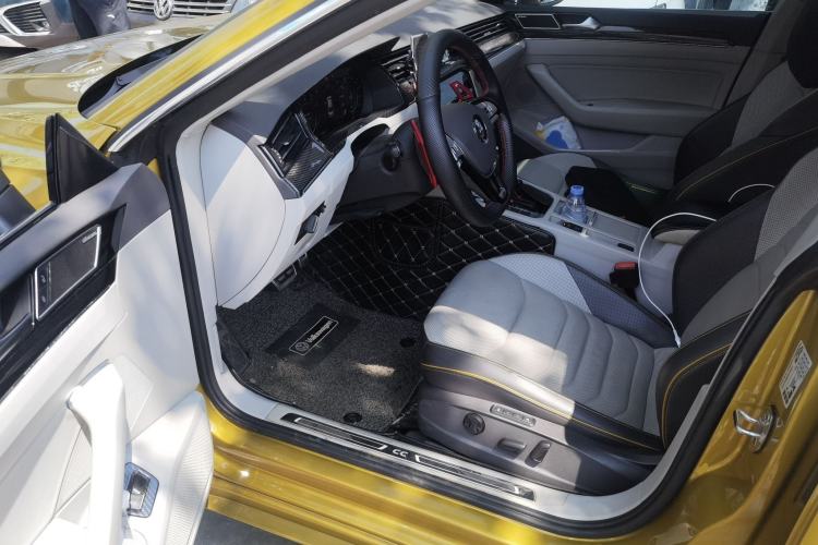 Used Volkswagen FAW-Volkswagen CC 2019 380TSI Yeyan Edition China V Standard Driver Seat