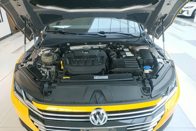 Used Volkswagen FAW-Volkswagen CC 2019 330TSI Glamour Edition China V Standard Engine Bay